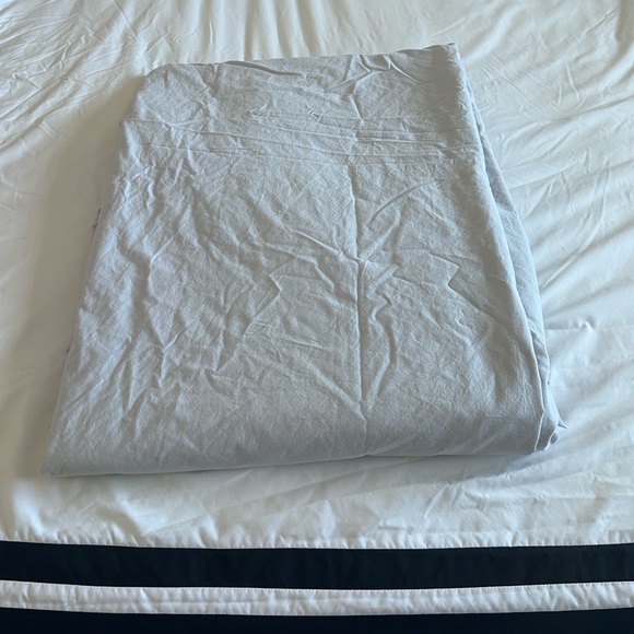 Two (2) Buffy Breeze/Supima cotton Duvet Covers - Full/Queen - Picture 7 of 10